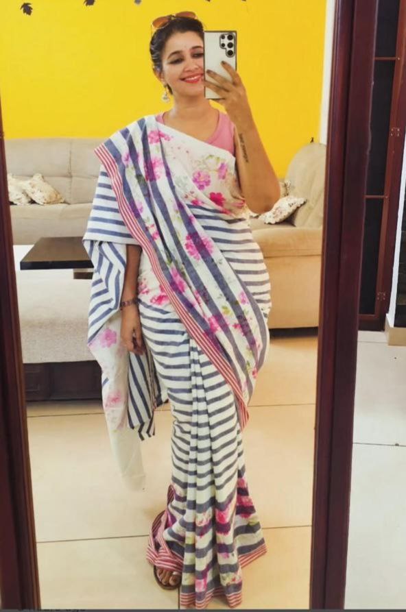 LOOK UNIQUE IN CROWD LINEN COTTON SAREE