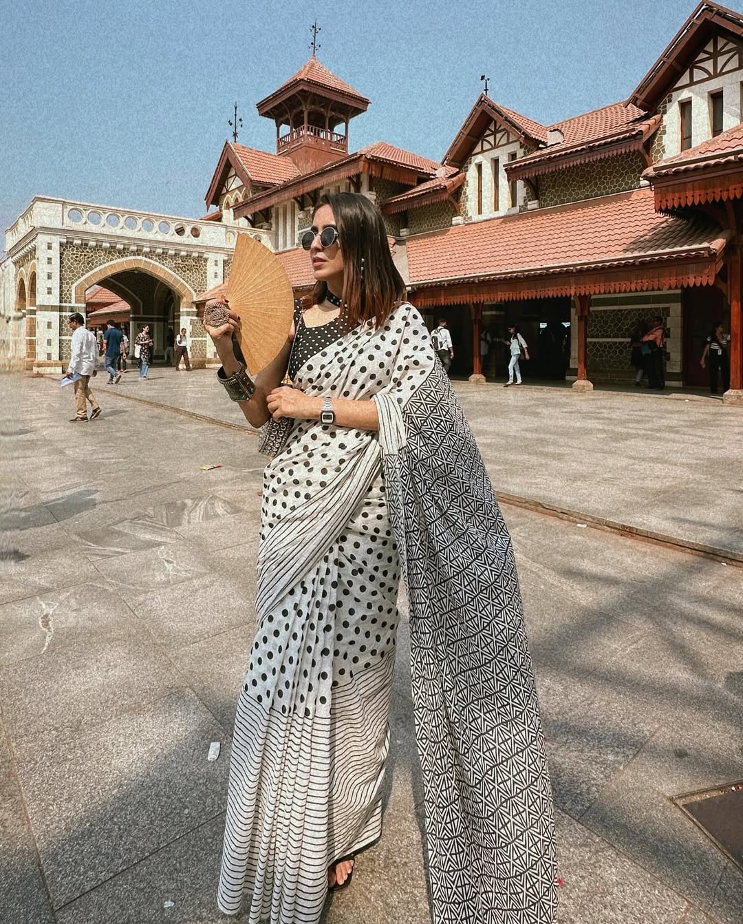 LINEN COTTON SAREE,PREMIUM QUALITY,CASHFREE,GOOGLEPAY,PHONE PE,COD,INIDA,METRO CITY,ONLINE BUSINESS