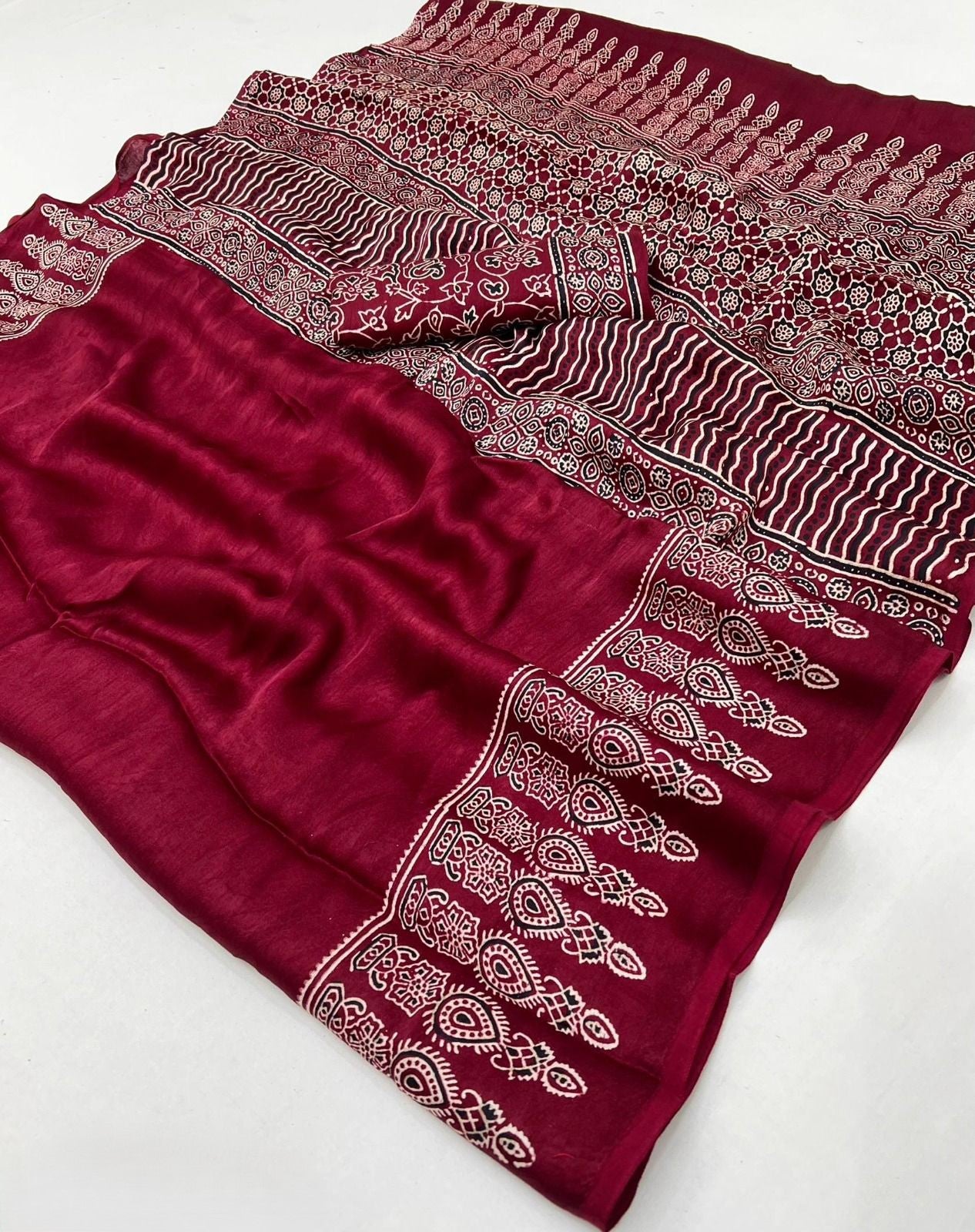 LEELA WALI PREMIUM MODAL SILK SAREE